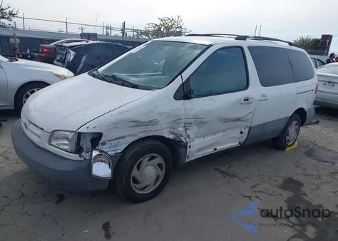 1999 Toyota Sienna Le z USA, uszkodzony, nr VIN 4T3ZF13C1XU123104